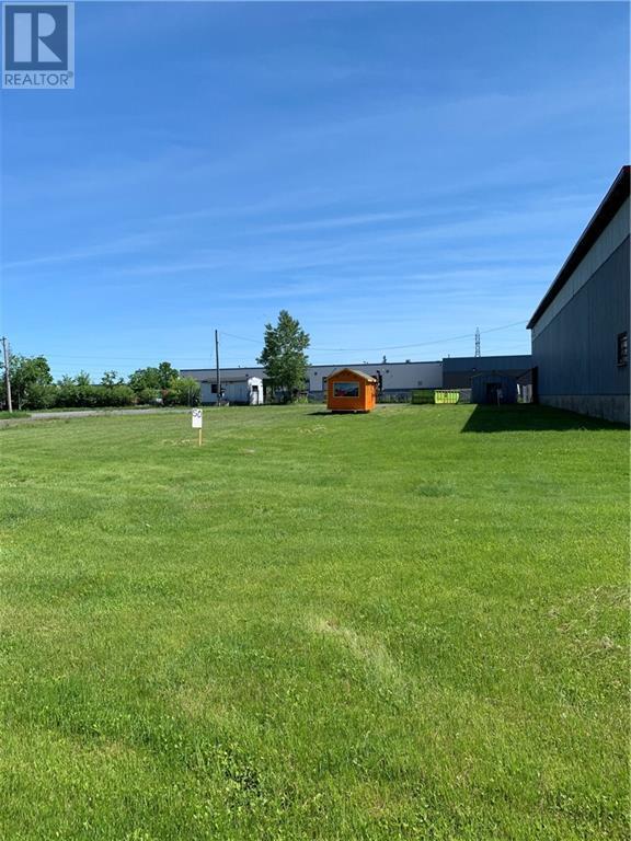 1591 Michael Street, Ottawa, Ontario K1B 3T5 - Photo 2 - 1194674