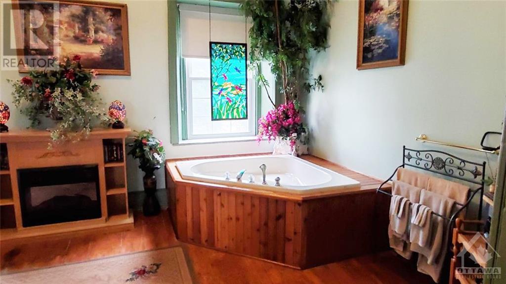 111 St Lawrence St Street, Merrickville, Ontario  K0G 1N0 - Photo 21 - 1206021