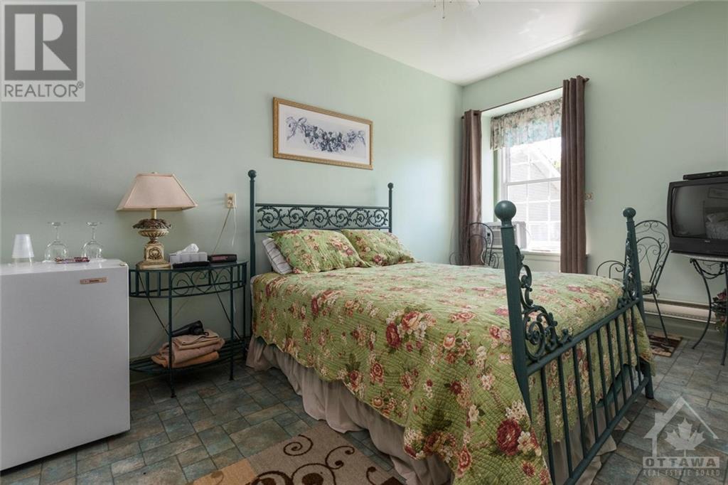 111 St Lawrence St Street, Merrickville, Ontario  K0G 1N0 - Photo 27 - 1206021