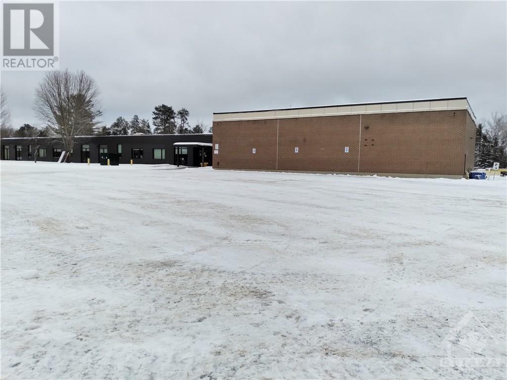 12 Avon Road, Deep River, Ontario  K0J 1P0 - Photo 1 - 1223807