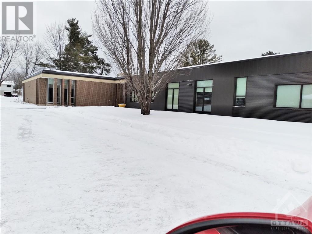 12 Avon Road, Deep River, Ontario  K0J 1P0 - Photo 2 - 1223807