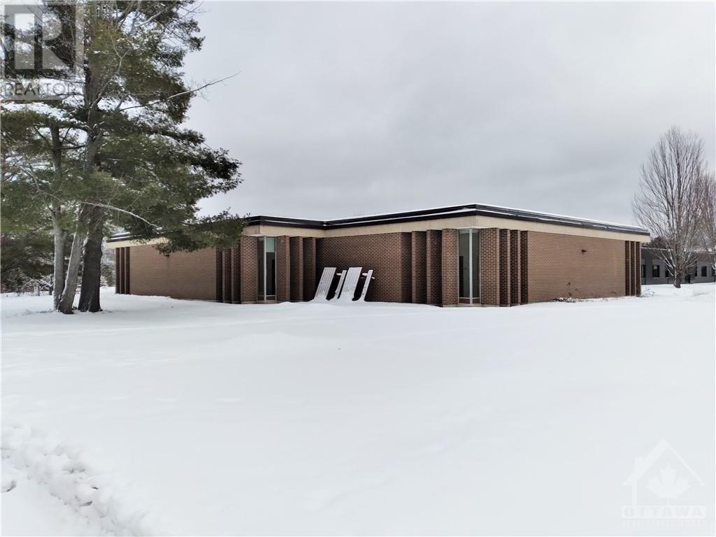 12 Avon Road, Deep River, Ontario  K0J 1P0 - Photo 3 - 1223807