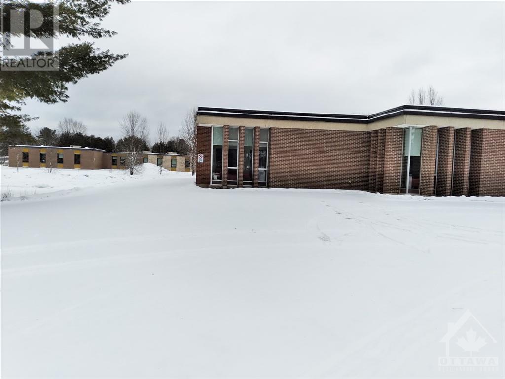 12 Avon Road, Deep River, Ontario  K0J 1P0 - Photo 4 - 1223807