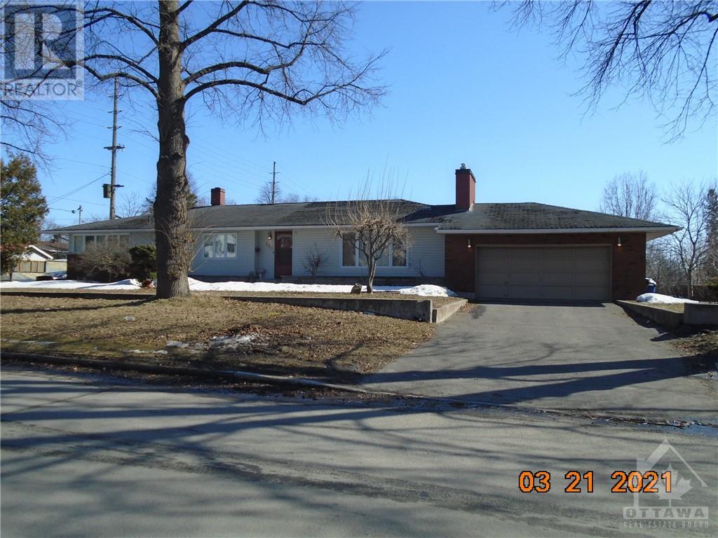 680 PAUL AVENUE, ottawa, Ontario