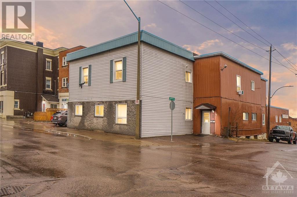 160 MACKAY STREET, pembroke, Ontario