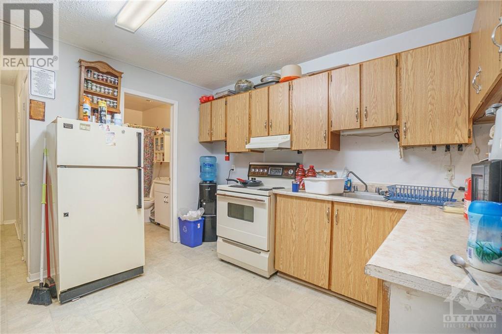 160 Mackay Street, Pembroke, Ontario K8A 1C1 - Photo 3 - 1233277