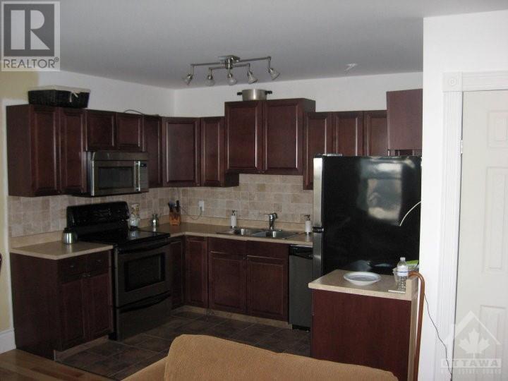 2084 Dundas Street, Cardinal, Ontario K0E 1E0 - Photo 22 - 1234765