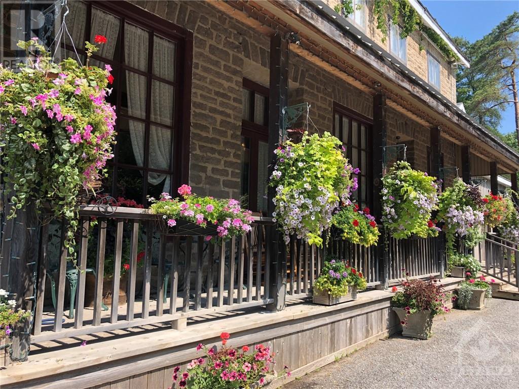 9 BRIDGE STREET, oxford mills, Ontario