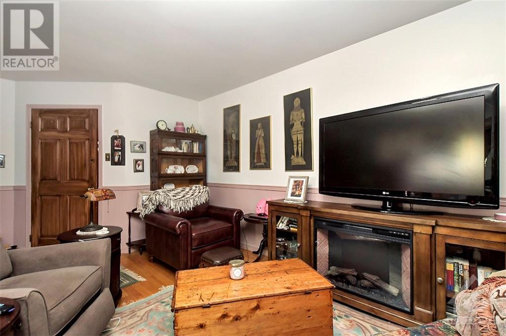 9 Bridge Street, Oxford Mills, Ontario K0G 1S0 - Photo 25 - 1238236