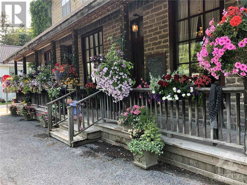 9 Bridge Street, Oxford Mills, Ontario K0G 1S0 - Photo 3 - 1238236