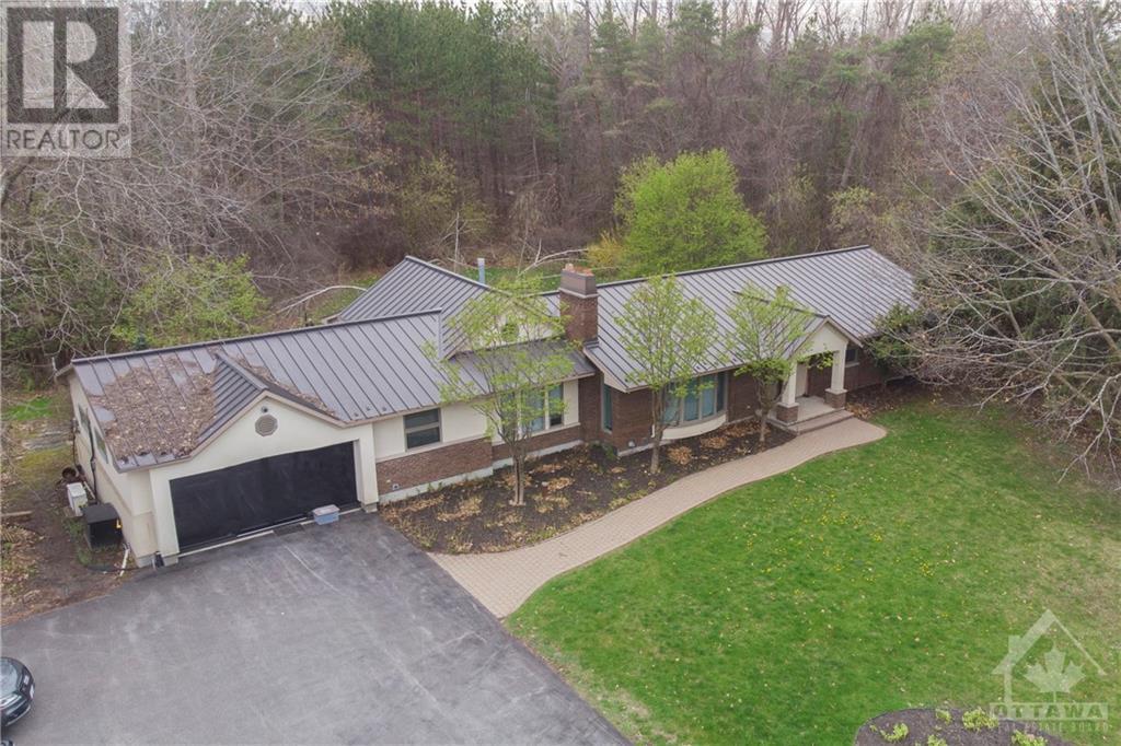 1823 RICHARDSON SIDE ROAD, carp, Ontario