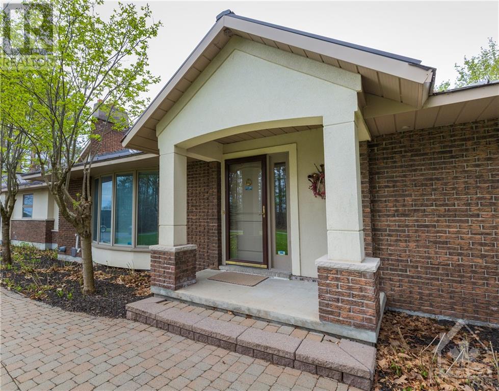 1823 Richardson Side Road, Carp, Ontario  K0A 1L0 - Photo 3 - 1237050