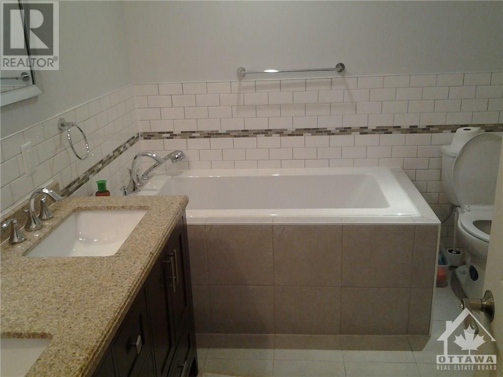 359 Fifth Avenue, Ottawa, Ontario  K1S 2N6 - Photo 2 - 1243464
