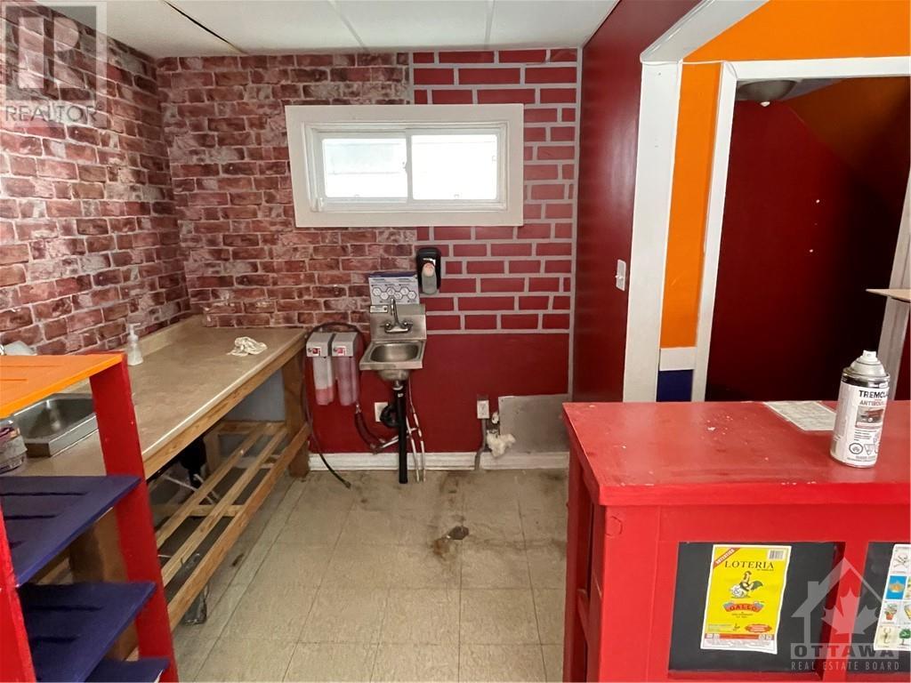 640-646 Somerset Street W, Ottawa, Ontario  K1R 5K4 - Photo 10 - 1244030