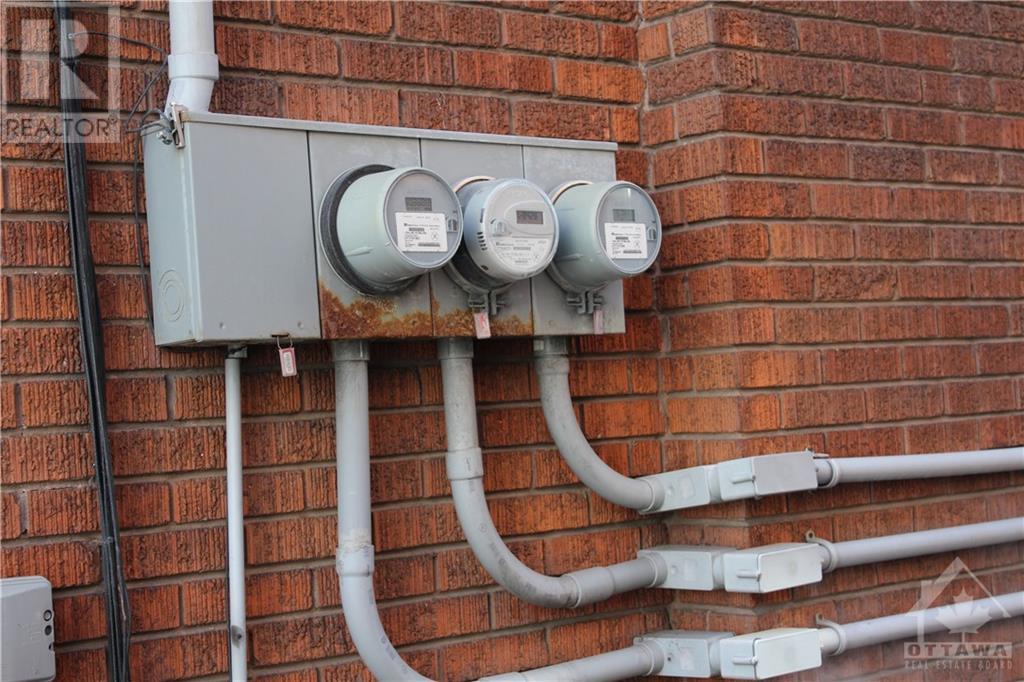 992 Bronson Avenue, Ottawa, Ontario  K1S 4H1 - Photo 2 - 1245149