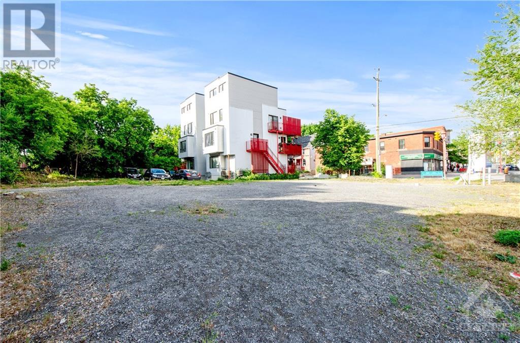 290 BOOTH STREET, ottawa, Ontario