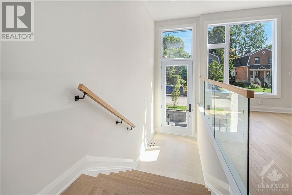 566 Edison Avenue, Ottawa, Ontario  K2A 1V4 - Photo 2 - 1246324