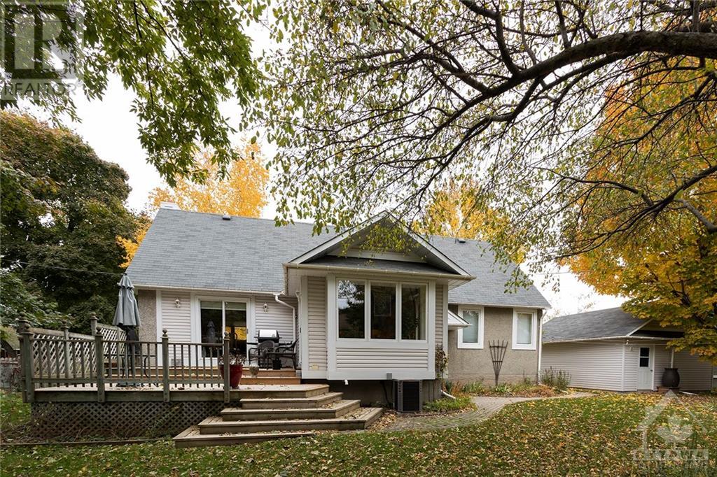 98 Cote-Des-Neiges Road, Ottawa, Ontario  K2G 2E1 - Photo 4 - 1246456