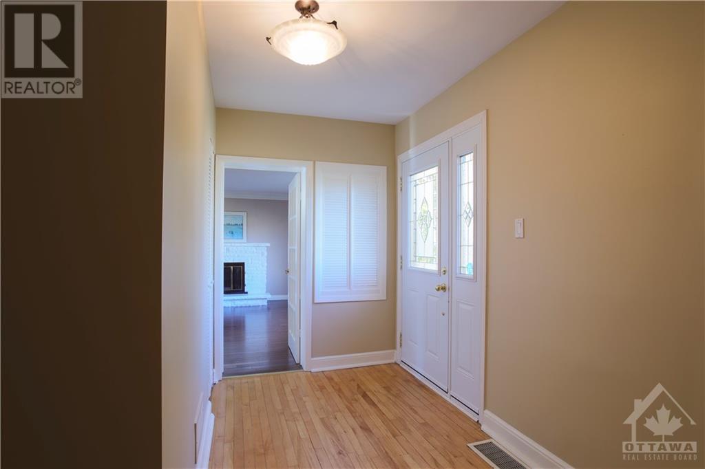98 Cote-Des-Neiges Road, Ottawa, Ontario  K2G 2E1 - Photo 8 - 1246456
