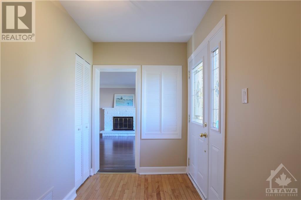 98 Cote-Des-Neiges Road, Ottawa, Ontario  K2G 2E1 - Photo 9 - 1246456