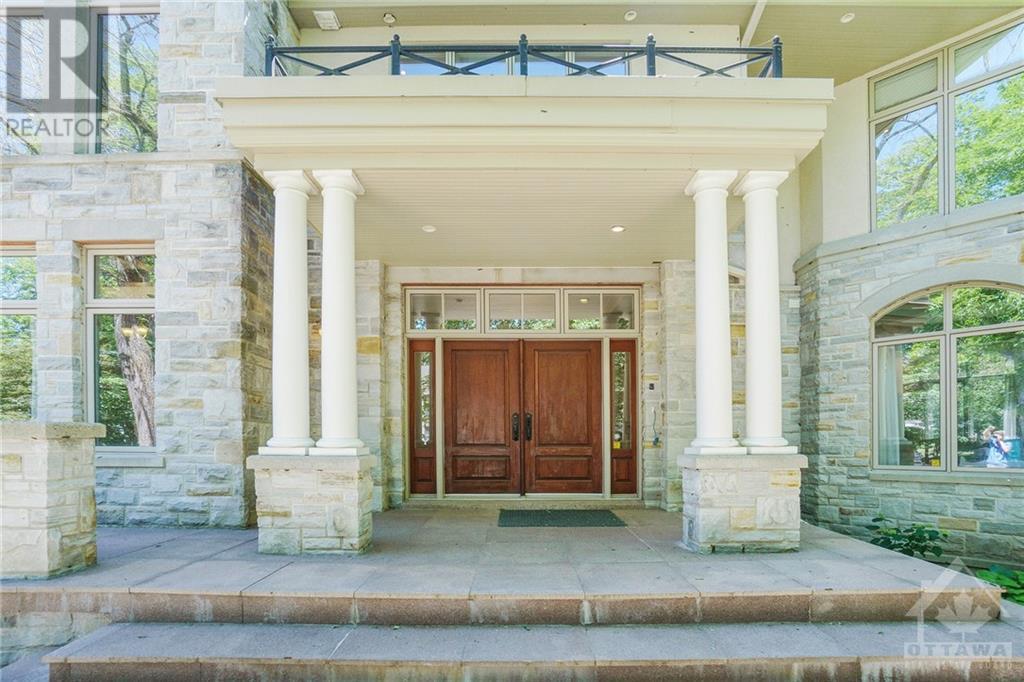 118 Willingdon Road, Ottawa, Ontario  K1M 2G1 - Photo 2 - 1248504