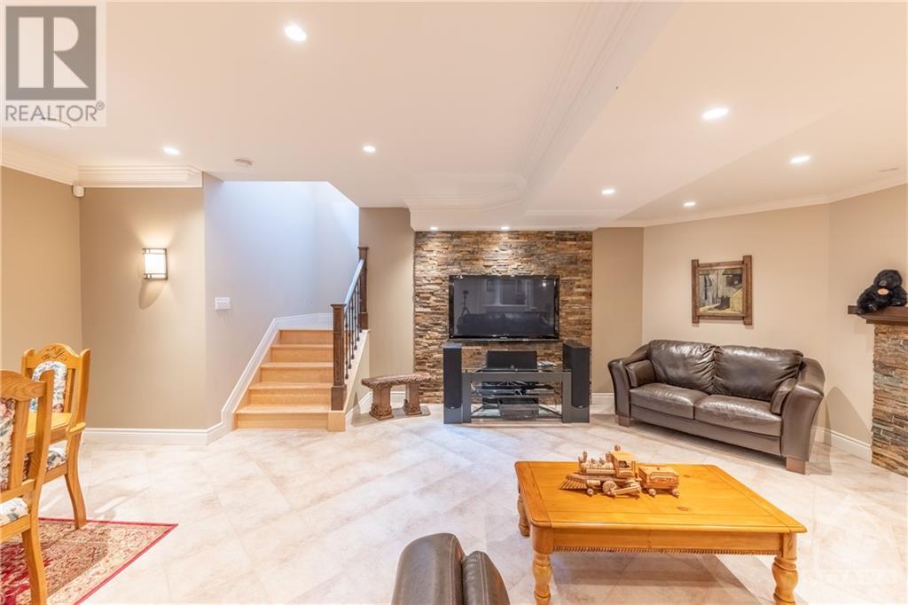 280 Old 17 Highway, Plantagenet, Ontario  K0B 1L0 - Photo 17 - 1249289