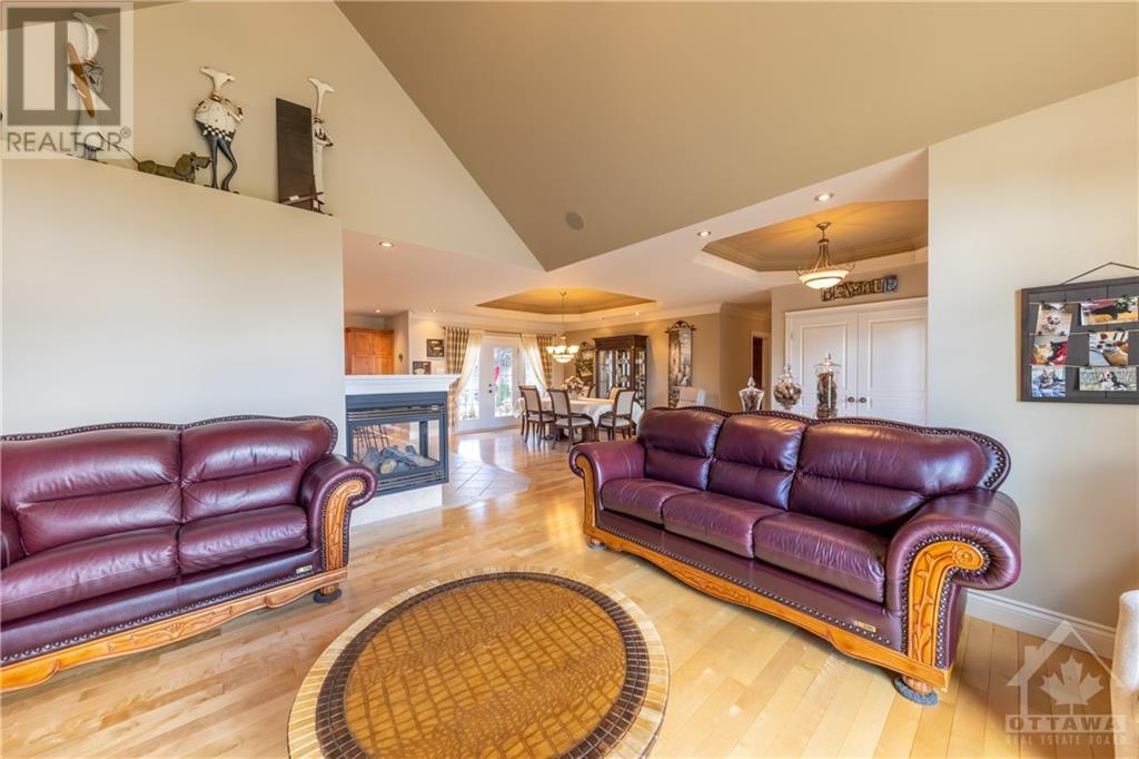 280 Old 17 Highway, Plantagenet, Ontario  K0B 1L0 - Photo 5 - 1249289