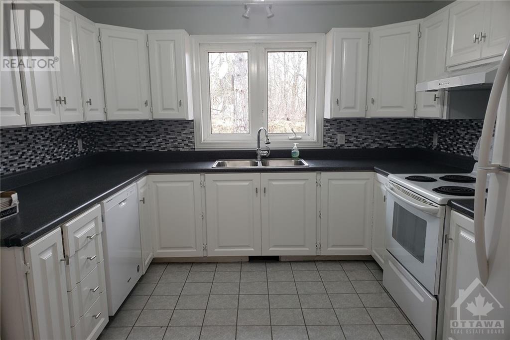 3039 Burnstown Road, Renfrew, Ontario  K7V 3Z9 - Photo 7 - 1248642