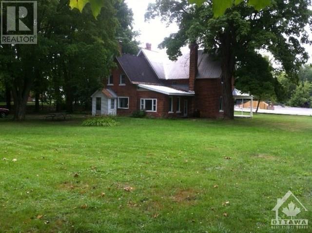 30 Daniel Street, Arnprior, Ontario  K7S 2K5 - Photo 6 - 1249855