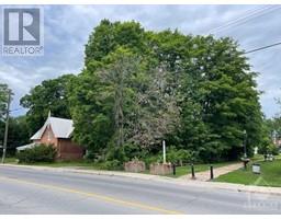 30 DANIEL STREET, arnprior, Ontario