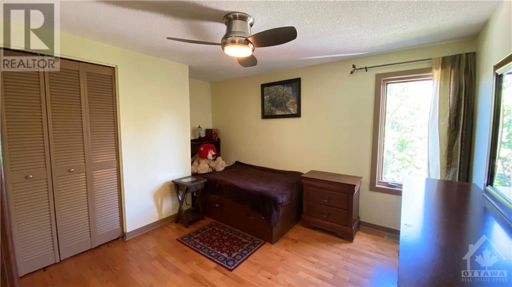 2754 Howe Street, Ottawa, Ontario  K2B 6W9 - Photo 16 - 1250843