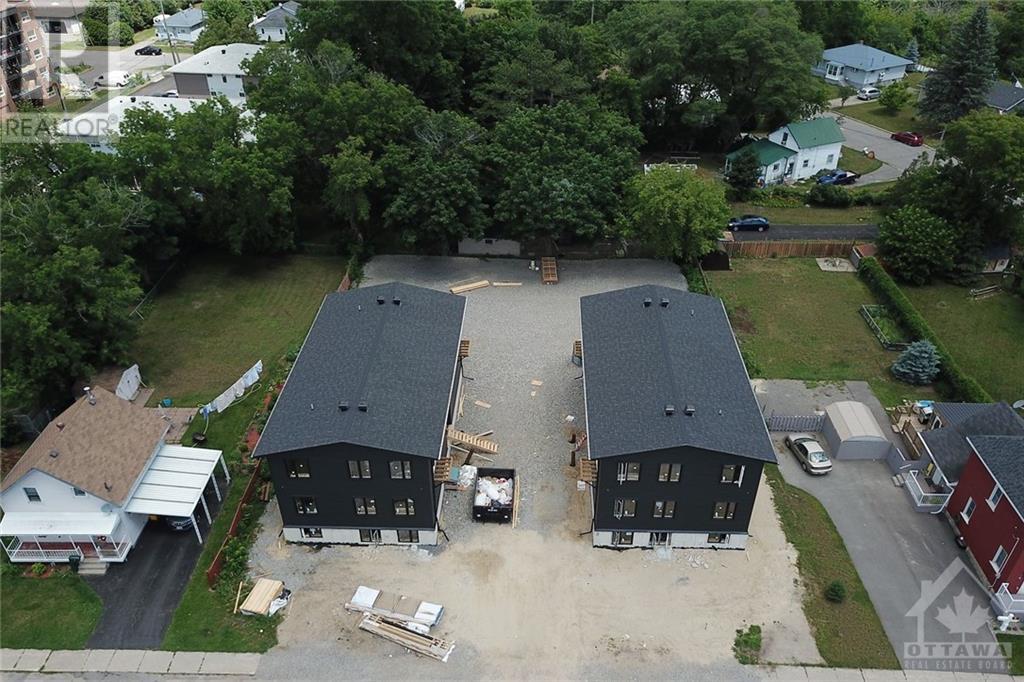 10 Philip Street, Smiths Falls, Ontario  K7A 3L6 - Photo 1 - 1250737