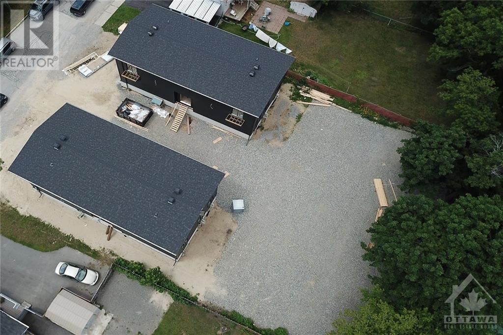10 Philip Street, Smiths Falls, Ontario  K7A 3L6 - Photo 2 - 1250737