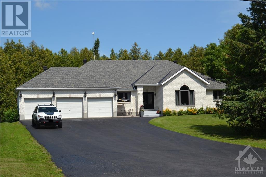 6909 Fernbank Road, Stittsville, Ontario  K2S 1B6 - Photo 1 - 1248896