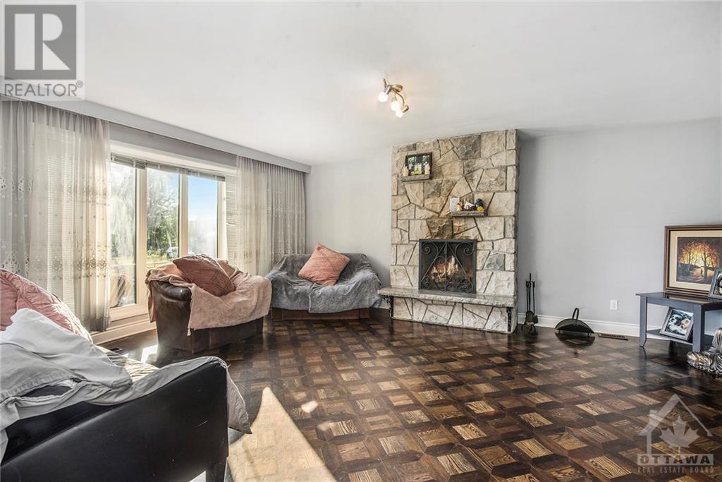 49 Gilbey Drive, Ottawa, Ontario  K2E 5S4 - Photo 3 - 1251271