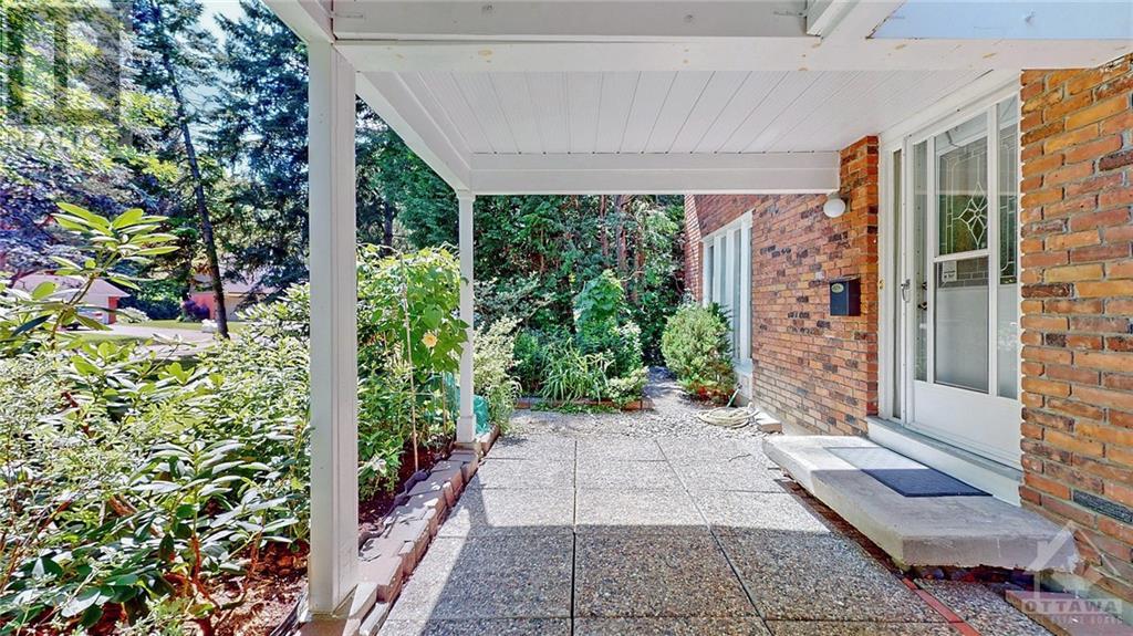 23 Kingsford Crescent, Ottawa, Ontario  K2K 1T5 - Photo 2 - 1252469