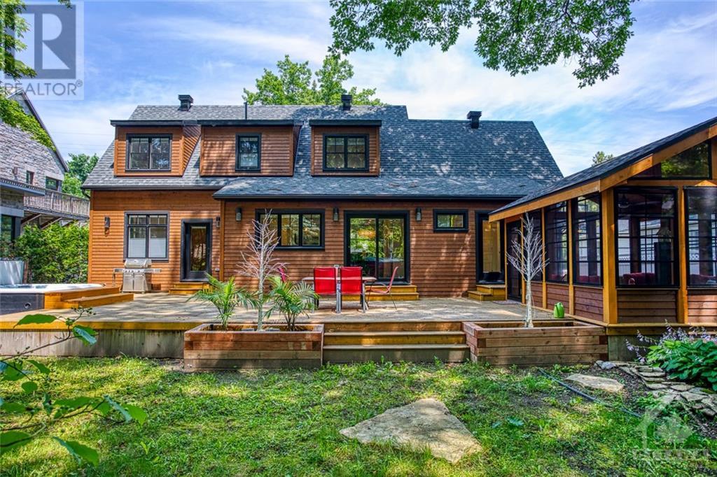 350 Cunningham Avenue, Ottawa, Ontario  K1H 6B4 - Photo 2 - 1251173