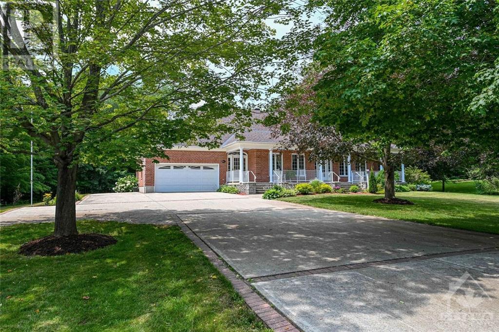 8 SOUTHPOINT DRIVE, smiths falls, Ontario