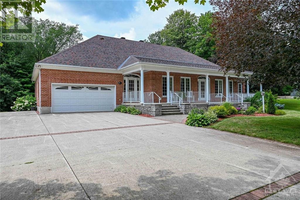 8 Southpoint Drive, Smiths Falls, Ontario  K7A 4S5 - Photo 2 - 1250901