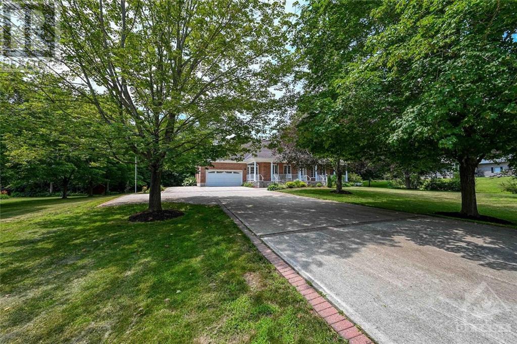 8 Southpoint Drive, Smiths Falls, Ontario  K7A 4S5 - Photo 4 - 1250901