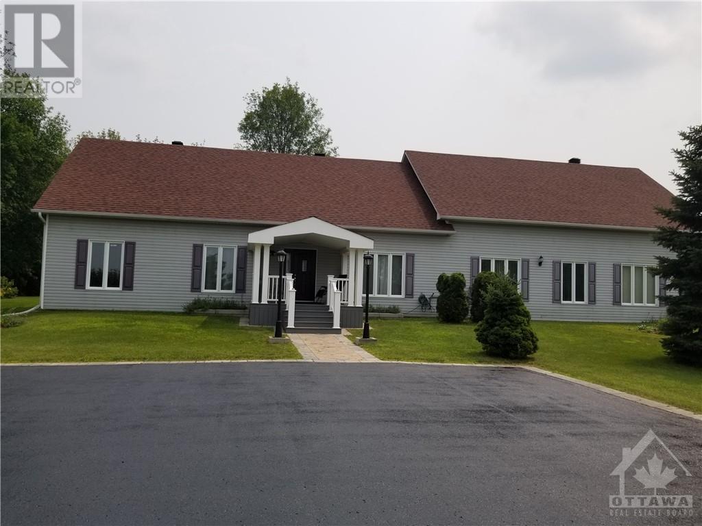 15036 COLONIAL DRIVE, ingleside, Ontario
