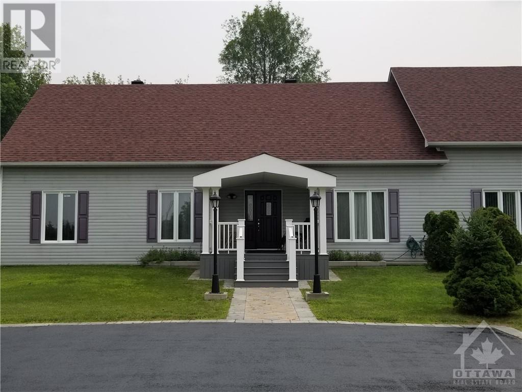 15036 Colonial Drive, Ingleside, Ontario  K0C 1M0 - Photo 2 - 1252673
