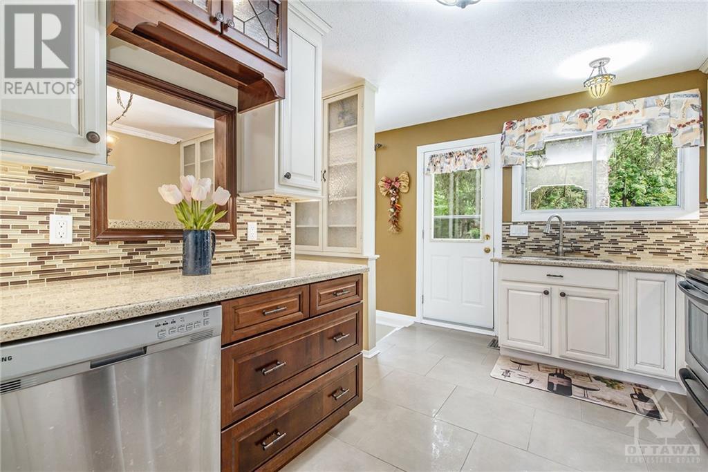 20 Canfield Road, Nepean, Ontario  K2H 5T1 - Photo 13 - 1252777