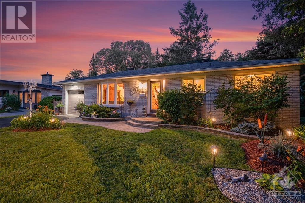 20 Canfield Road, Nepean, Ontario  K2H 5T1 - Photo 2 - 1252777