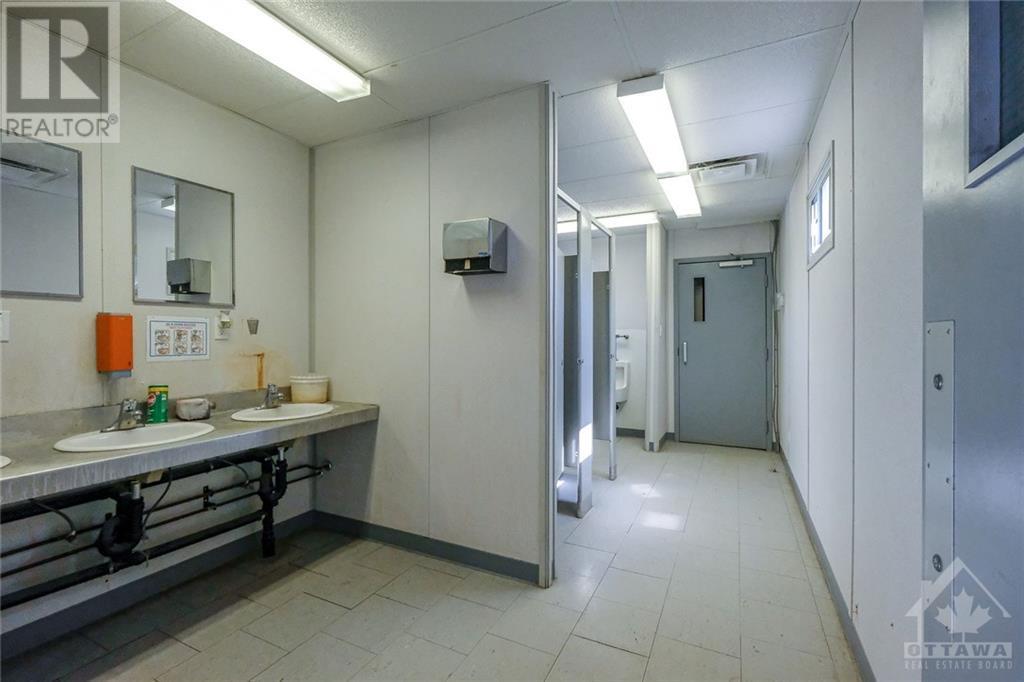 5400-5402 Old Richmond Road Road E, Ottawa, Ontario  K2R 1G7 - Photo 17 - 1252751