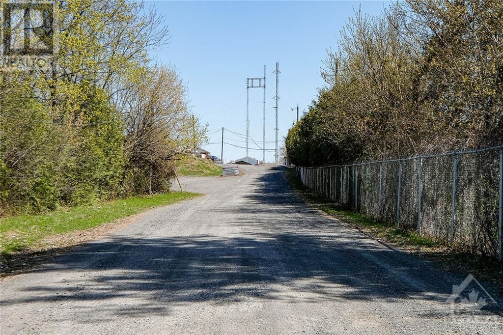5400-5402 Old Richmond Road Road E, Ottawa, Ontario  K2R 1G7 - Photo 2 - 1252751