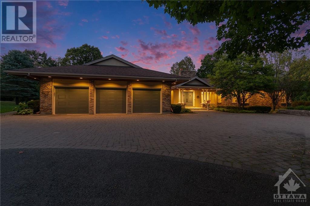 4 Muirfield Gardens, Nepean, Ontario  K2R 1B8 - Photo 1 - 1252971