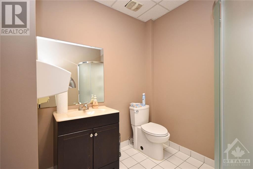 340/342 Maclaren Street Unit#301, Ottawa, Ontario  K2P 0M2 - Photo 17 - 1253213