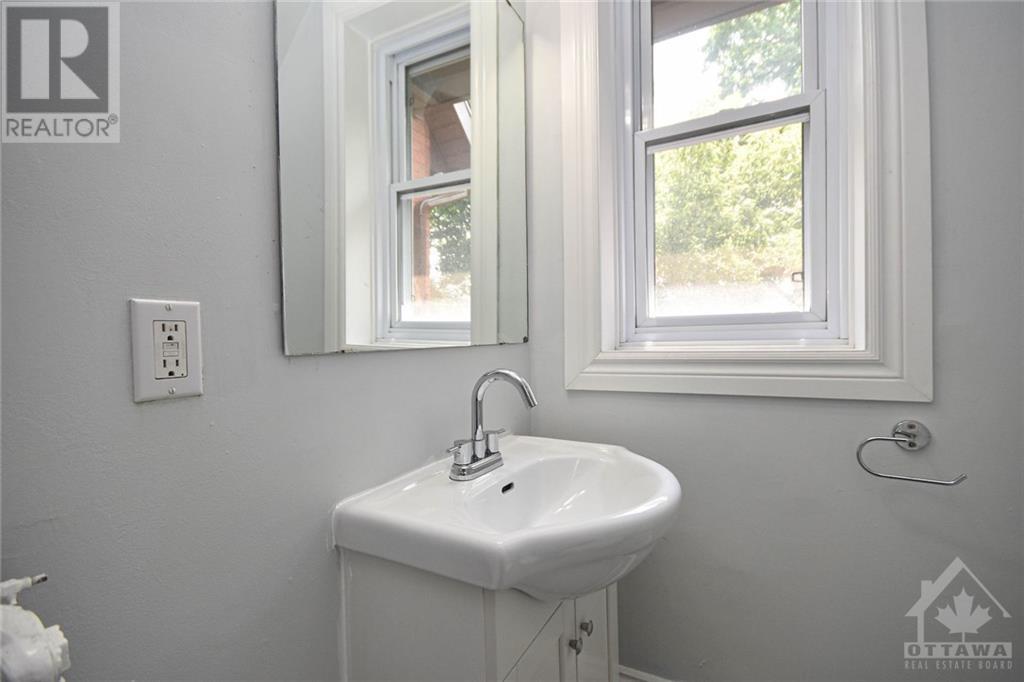 99 Concord Street N, Ottawa, Ontario  K1S 0Y7 - Photo 17 - 1255225