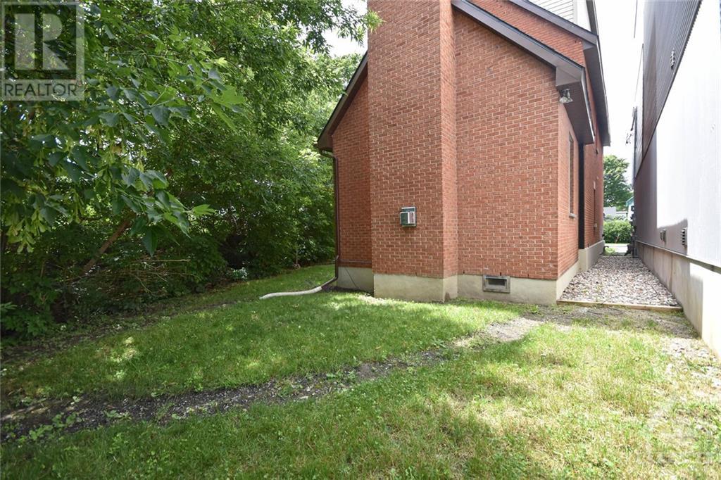 99 Concord Street N, Ottawa, Ontario  K1S 0Y7 - Photo 29 - 1255225